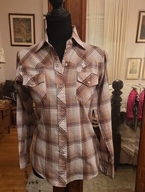 Classic Plaid Ladies Pearl Snap Shirt in Brown and Cream